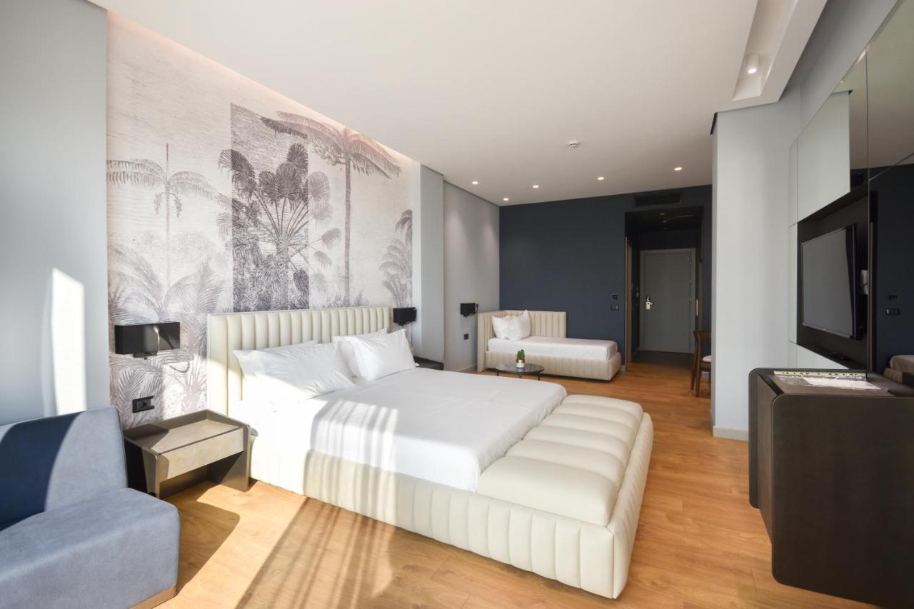Flamingo Beach Hotel & Spa Vlore Exterior photo