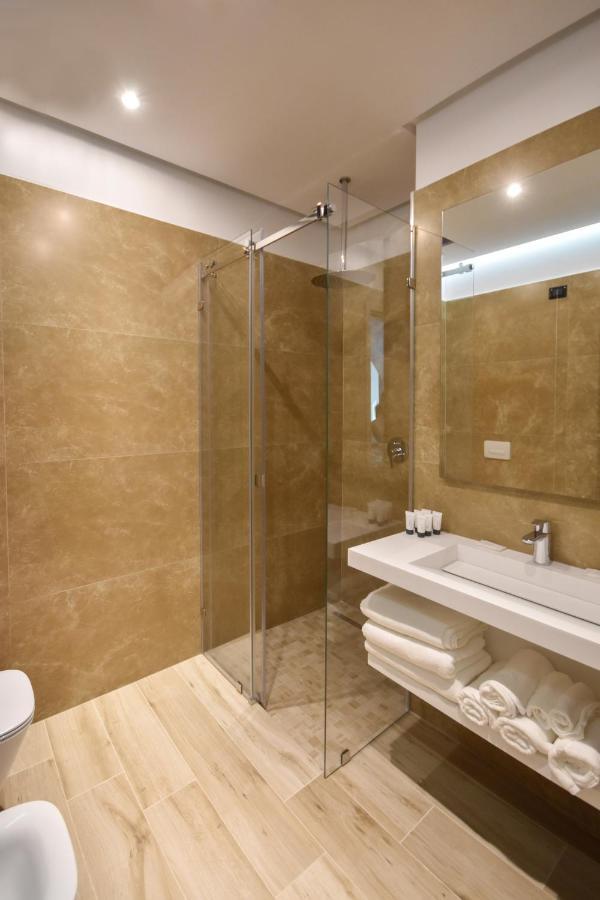 Flamingo Beach Hotel & Spa Vlore Exterior photo